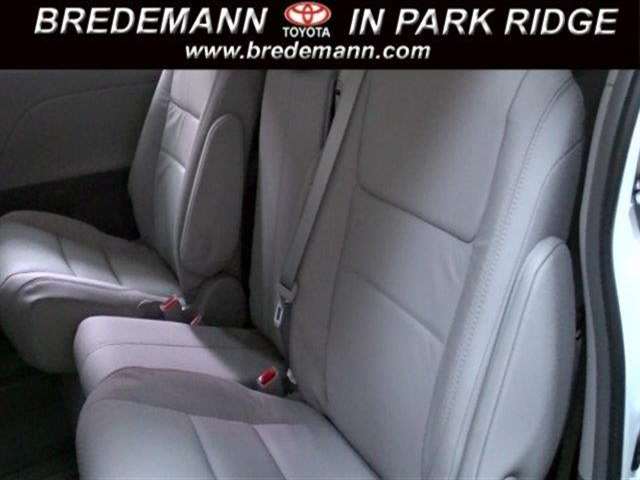 Toyota Sienna 2017 photo 16